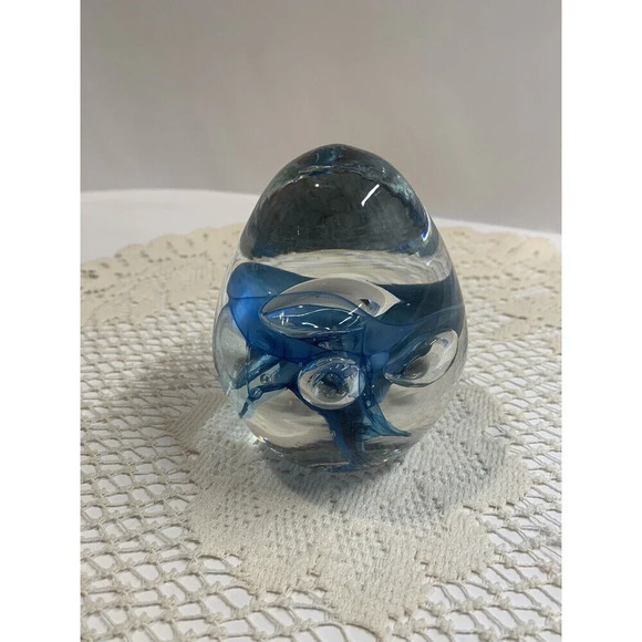 Vintage Blue & Clear Art Glass Heavy Weight Egg Shaped Paperweight Signed - Picture 7 of 10